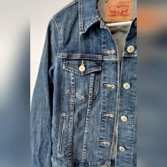 Levi's Jean Jacket Women's Small Coastal Cowgirl Trucker Denim - Picture 4 of 6